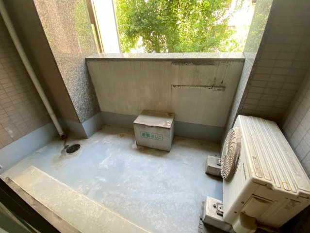 浜町藪ビルのバルコニー