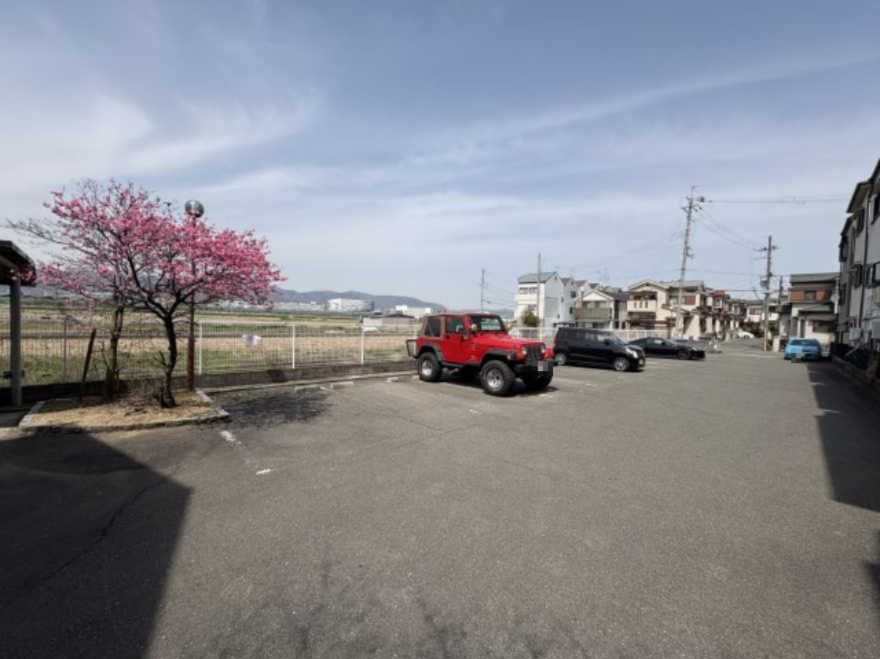 フォレスタ伏見の駐車場