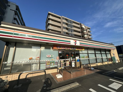 セブンイレブン厚木栄町1丁目店 徒歩1分。 70m