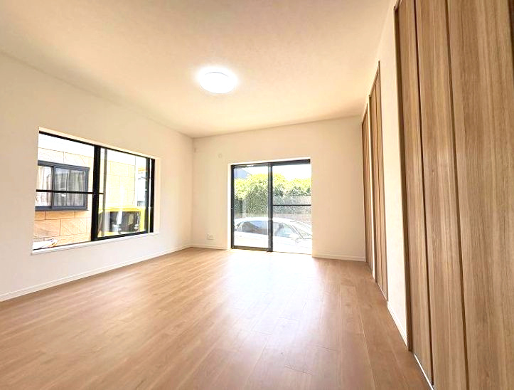 伊勢原市串橋　中古戸建の居間・リビング|ゆったりとした居間です