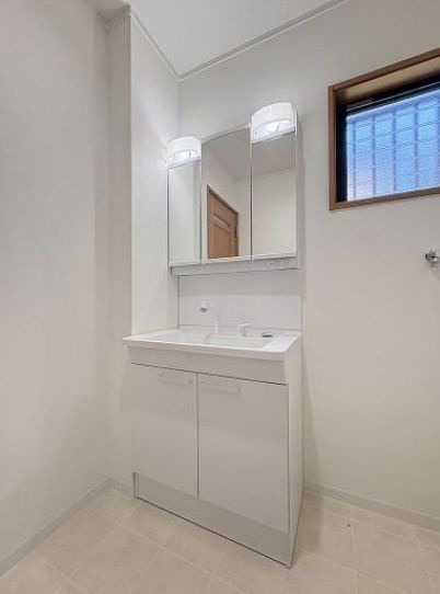 伊勢原市串橋　中古戸建の独立洗面台|独立洗面台、朝の身支度には欠かせません