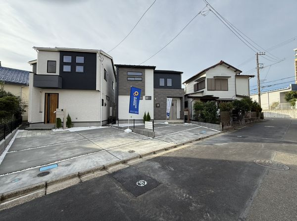 藤沢市本藤沢2丁目新築戸建て　2号棟の前面道路含む現地写真|前面道路含む現地写真です