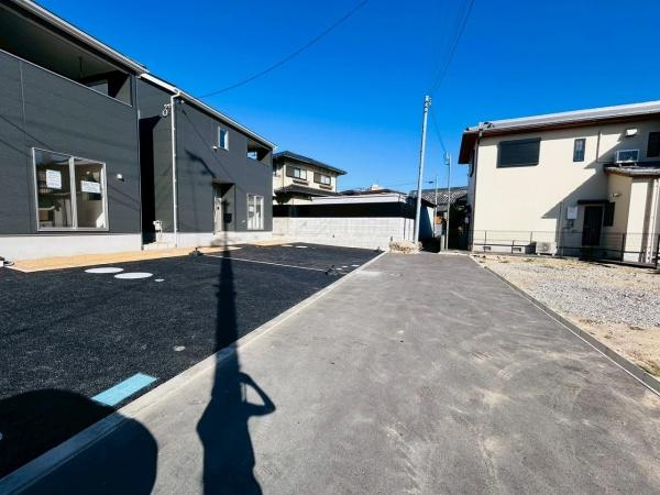 【前面道路含む現地写真】