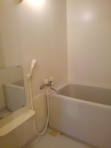 ベルビィトンＡの浴室|落ち着いた空間のお風呂です