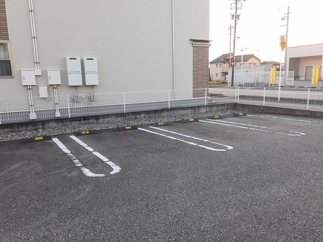 アモールの駐車場|駐車場完備です