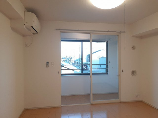 アモールの居間・リビング|ゆったりとしたリビングです