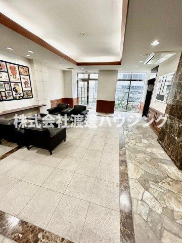 ニッケノーブルハイツ江坂のロビー