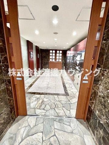 ニッケノーブルハイツ江坂のエントランス