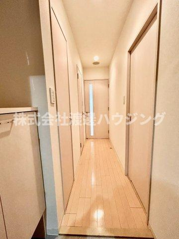 ニッケノーブルハイツ江坂の内装|室内洗濯パン