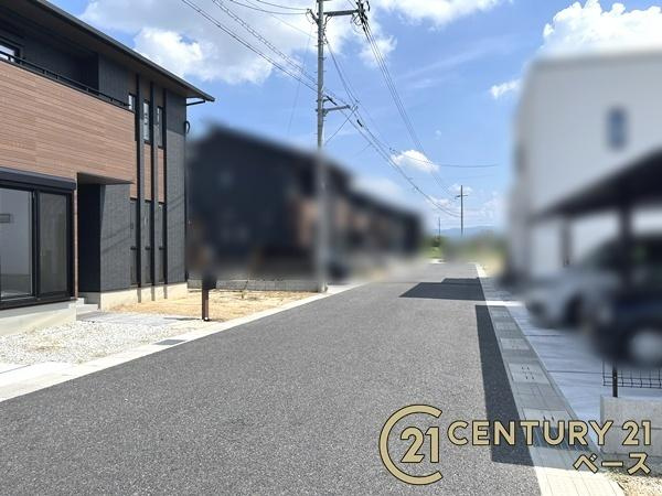 北葛城郡広陵町笠　一戸建の前面道路含む現地写真|■現地撮影写真■前面道路約６ｍ以上で車の出し入れも楽々！