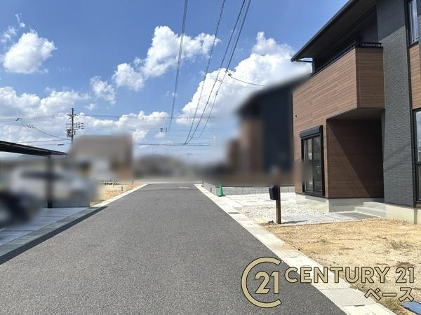 北葛城郡広陵町笠　一戸建の前面道路含む現地写真|■現地撮影写真■道路と高低差の少ないフラットな敷地です！