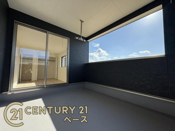 クレイドルガーデン東九条町 ２号棟 ／新築一戸建のバルコニー|■現地撮影写真■日当たりのよいバルコニー！洗濯物もよく乾きます！