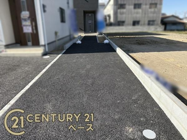 クレイドルガーデン東九条町 ２号棟 ／新築一戸建の駐車場|■現地撮影写真■駐車スペース２台分完備！