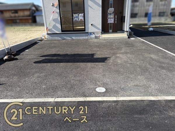 クレイドルガーデン東九条町 ３号棟 ／新築一戸建の駐車場|■現地撮影写真■駐車スペース２台分完備！