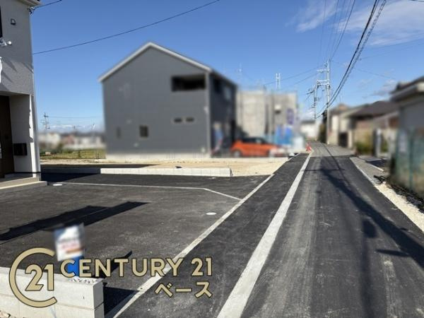 クレイドルガーデン東九条町 ３号棟 ／新築一戸建の前面道路含む現地写真|■現地撮影写真■敷地と道路の高低差が少なく駐車もスムーズです！