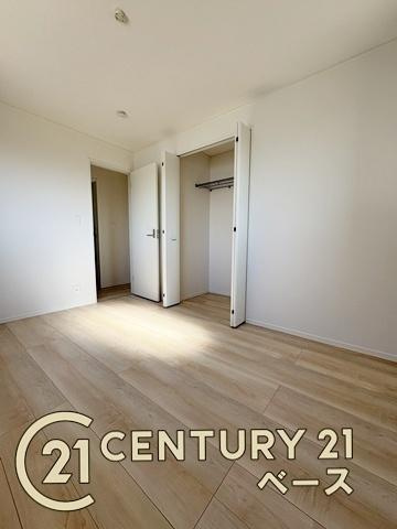 クレイドルガーデン東九条町 ３号棟 ／新築一戸建の収納|■現地撮影写真■冬物のコートや季節のものなどたくさんしまえる広さ！