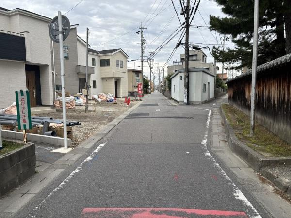 岡崎市矢作町　全3棟・3号棟の前面道路含む現地写真|前面道路です。