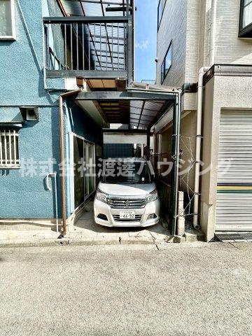 出来島2丁目一戸建の駐車場|ハイルーフ車もOK。