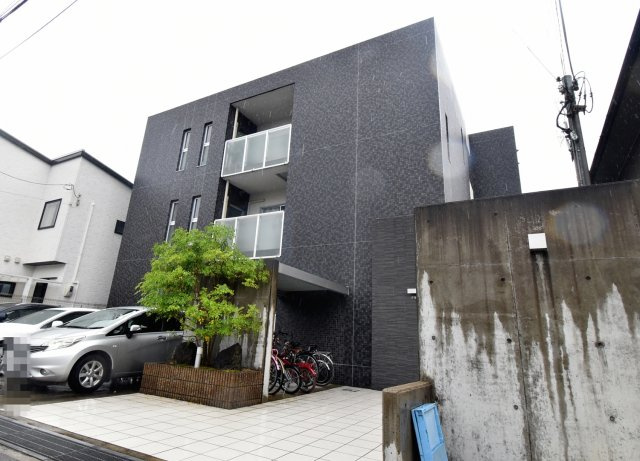 クラルテ甲子園の外観