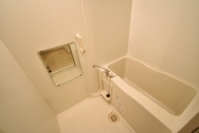 クラルテ甲子園の浴室