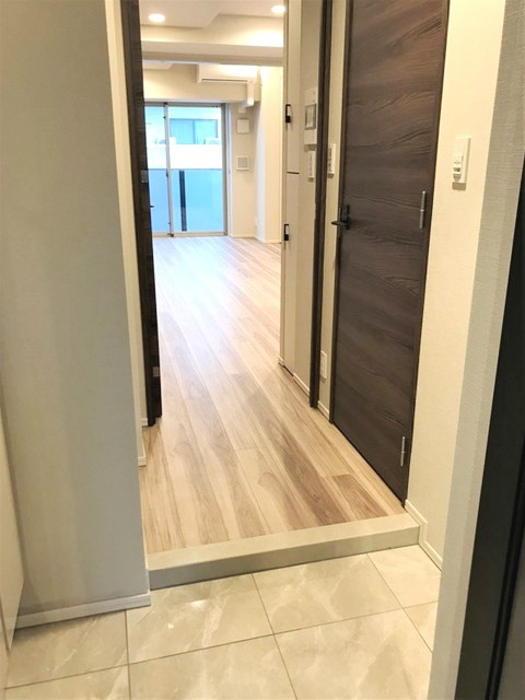 ルフォンプログレ文京湯島の玄関|※写真は同タイプの別室になります