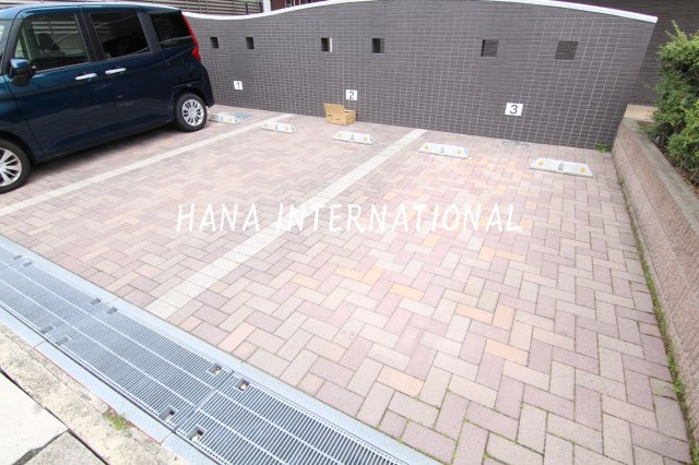 セラ浦安の駐車場