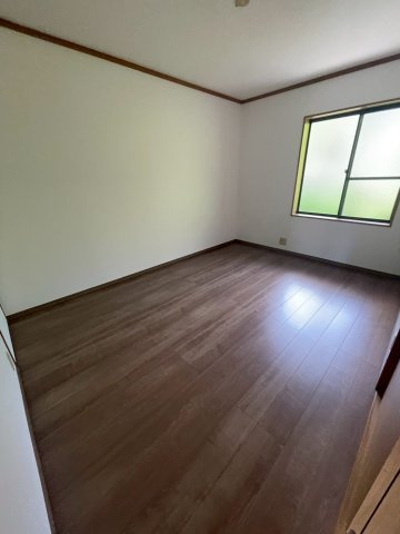 サンライフ山中の寝室|風通しも良い寝室です☆