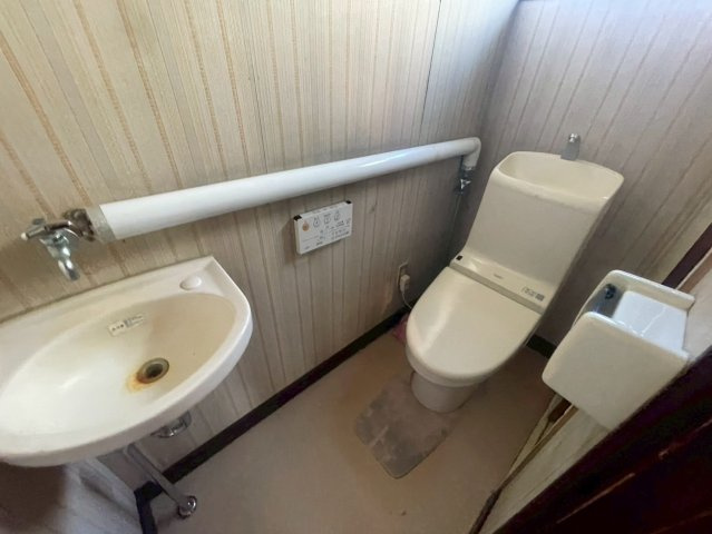 新栄町20-8戸建のトイレ