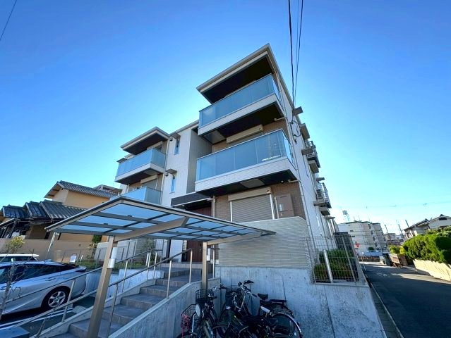 フェリーチェヴェントの外観