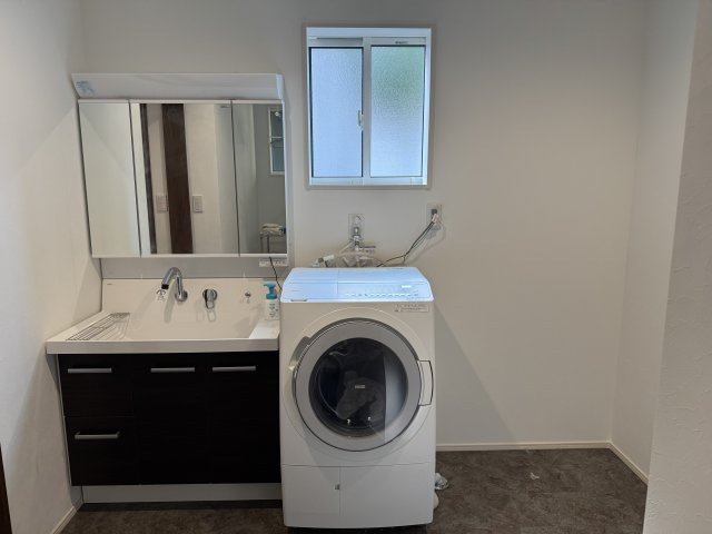 笠岡市入江売家の独立洗面台