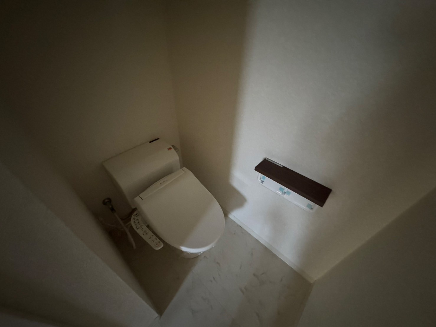 豊中市西泉丘３丁目の賃貸マンションのトイレ