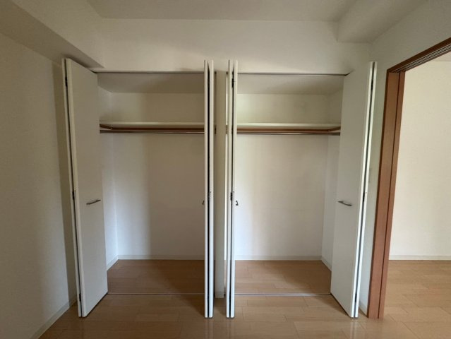 豊中市西泉丘３丁目の賃貸マンションの収納