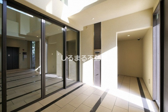 アドバンス大阪ルーチェのロビー