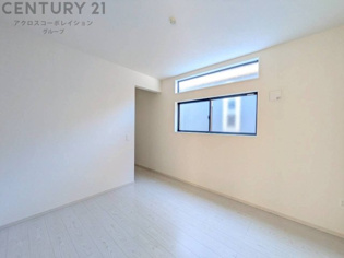 子供部屋…創造性や成長を促す遊びの空間を提供。学習や趣味に集中できる環境を整えます。個別のプライベートスペースは自己表現と自立心を育み、心地よい睡眠環境を整えリラックスできる場所を提供。