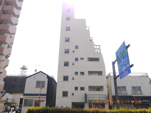 【外観】 | セブンマンション | モダンでスタイリッシュな印象を与えるグレーを基調とした外観。