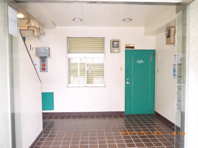 【その他共用部分】 | セブンマンション | 清潔感と歓迎感があるエントランスホールとなります。