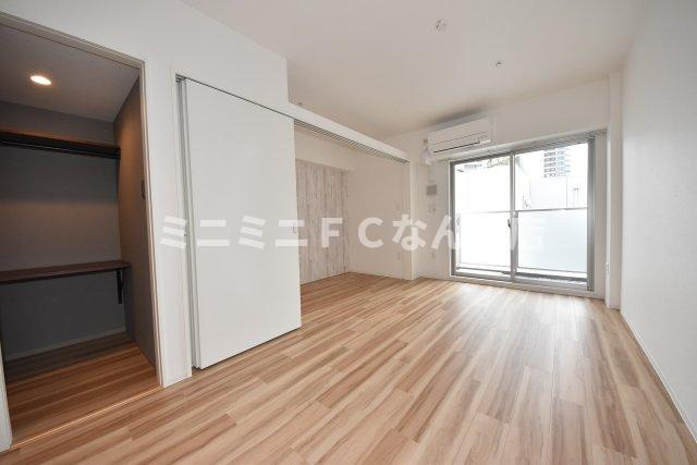 セレニテフラン本町の居間・リビング