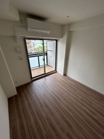 GENOVIA神戸湊川公園の居間・リビング