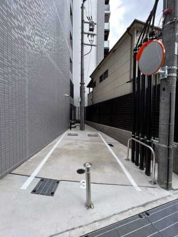 GENOVIA神戸湊川公園の駐車場