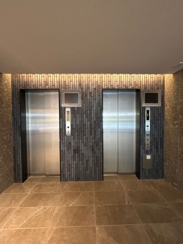 GENOVIA神戸湊川公園のロビー