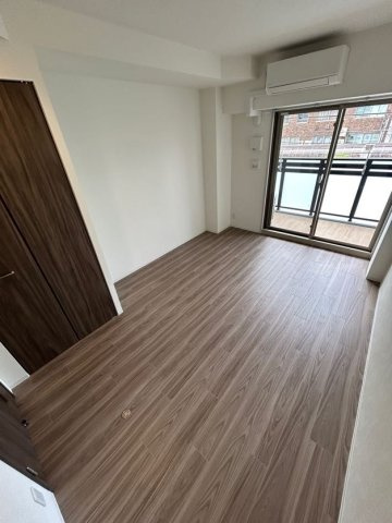 GENOVIA神戸湊川公園の居間・リビング