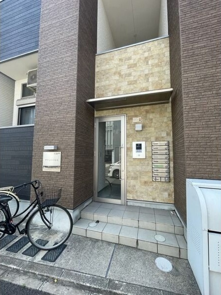 グリーンハイツ伝馬のエントランス