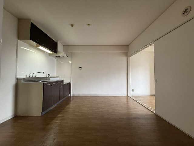 ロイヤルハイツ神田の居間・リビング