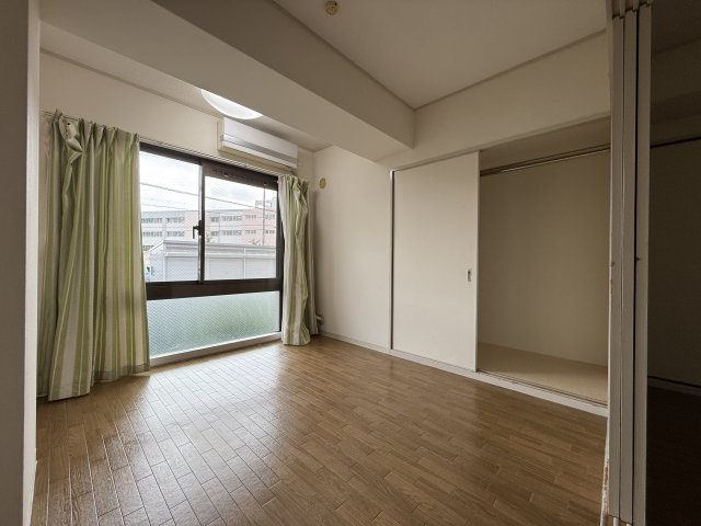 ロイヤルハイツ神田の居間・リビング