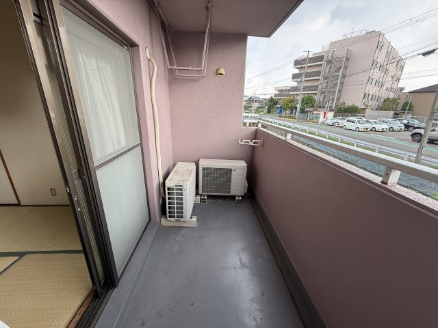 ロイヤルハイツ神田のバルコニー