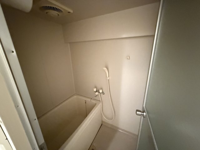 ロイヤルハイツ神田の浴室