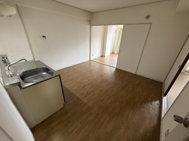 ロイヤルハイツ神田の居間・リビング