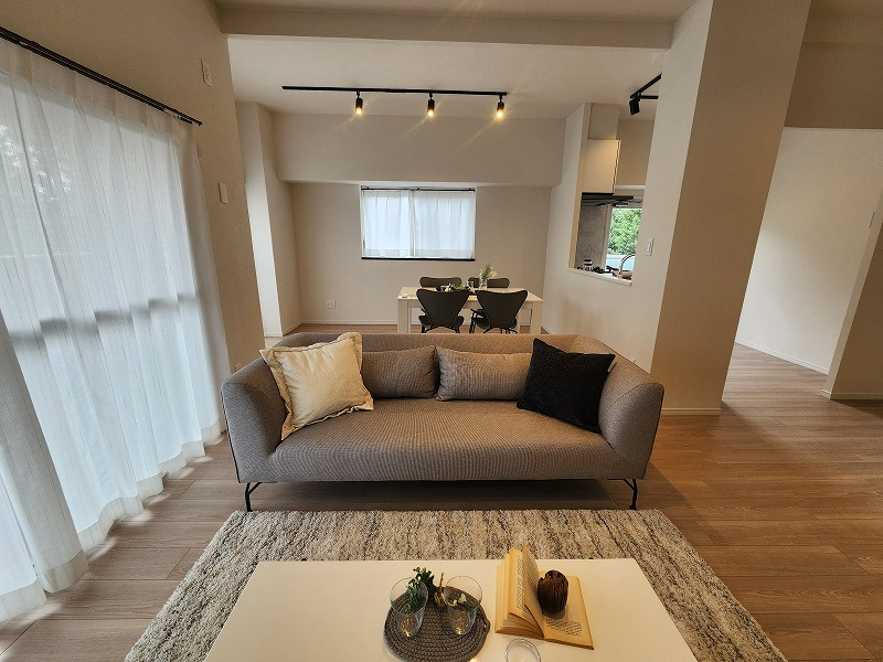 シャトー桜井の居間・リビング|ゆったり過ごせるリビングです