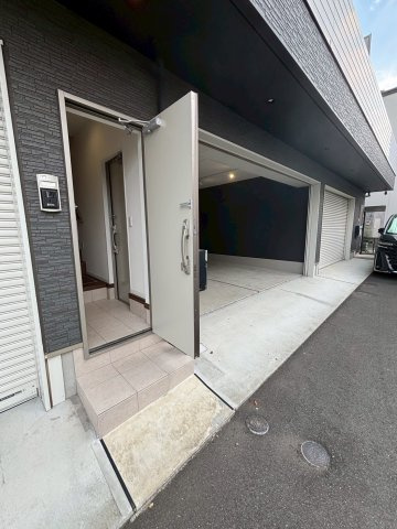 BACSPOT朝霞のエントランス