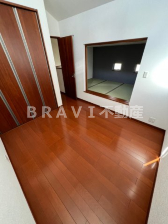 奈良県奈良市藤ノ木台2丁目戸建て　BRAVI不動産の洋室|【奈良県奈良市藤ノ木台2丁目戸建て】きれいな洋室です